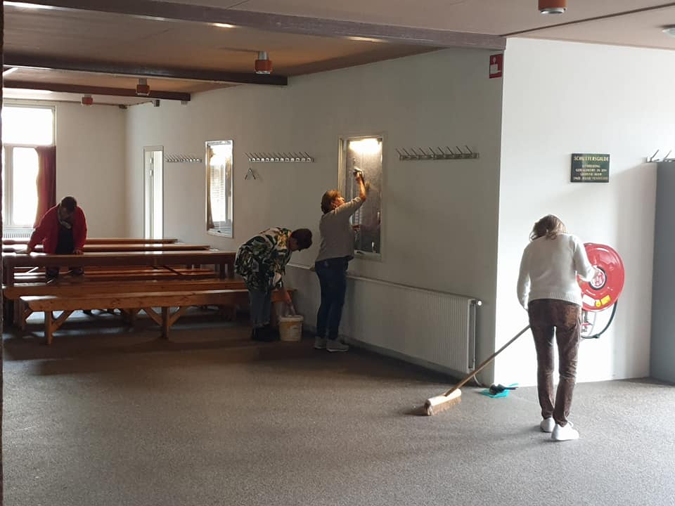 schoonmaak in de schutterstent te pannerden